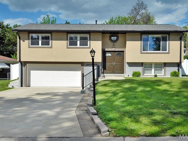 4921 Brockwood Drive , St Louis, MO 63128