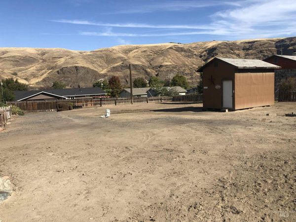 1114 Kings Lane, Asotin, WA 99402