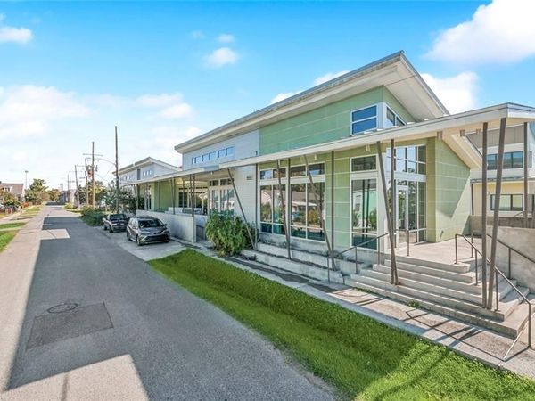 5400 DOUGLAS Street , New Orleans, LA 70117