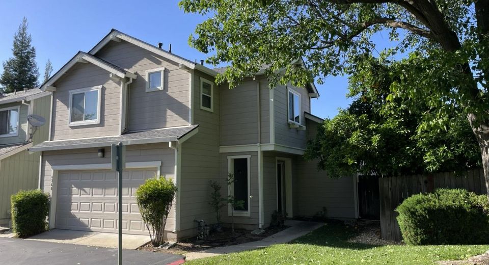 6368 Laguna Mirage Ln, Elk Grove, CA 95758 Photo