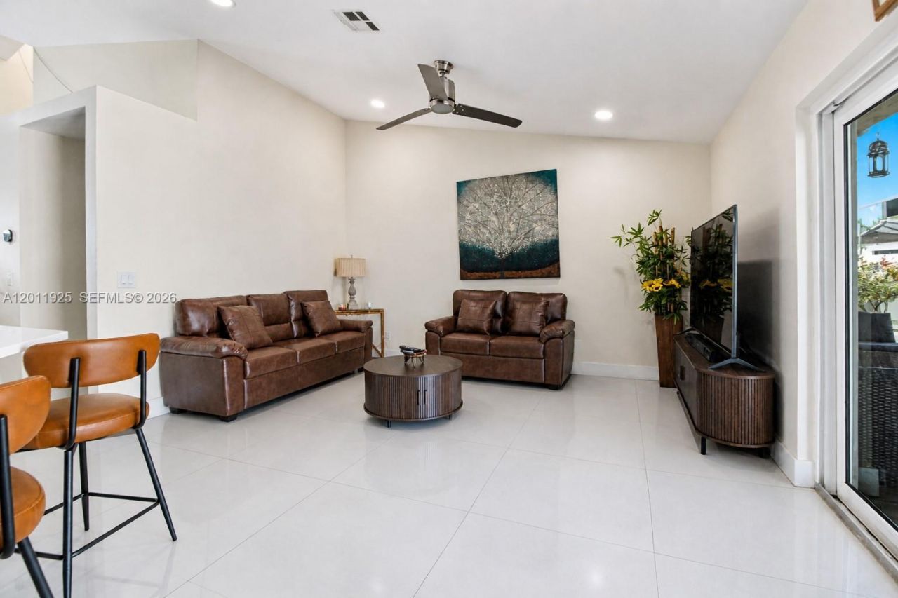 18083 SW 13th St , Pembroke Pines, FL 33029 Photo