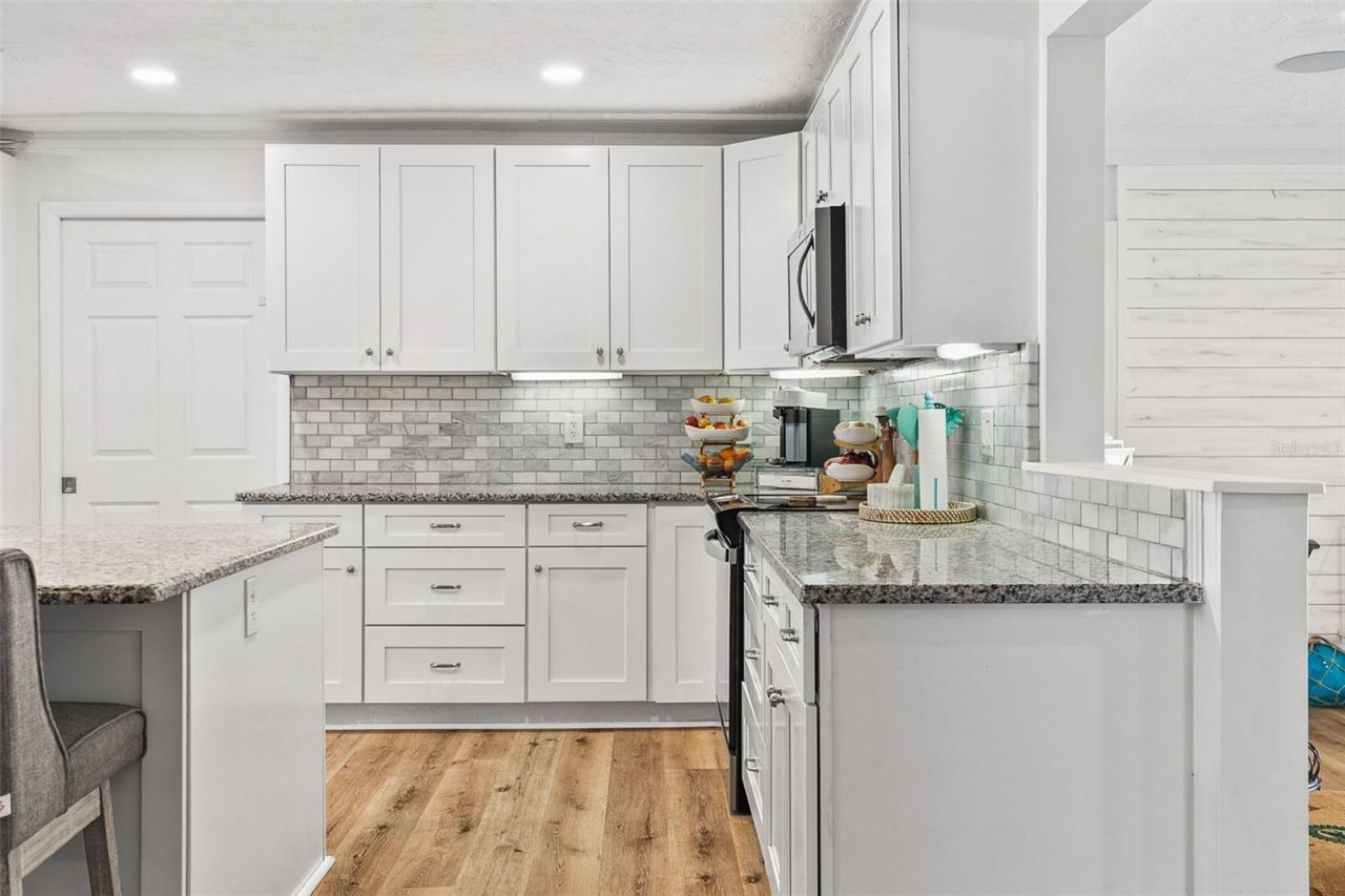 2215 Hibiscus Street, Sarasota, FL 34239 Photo