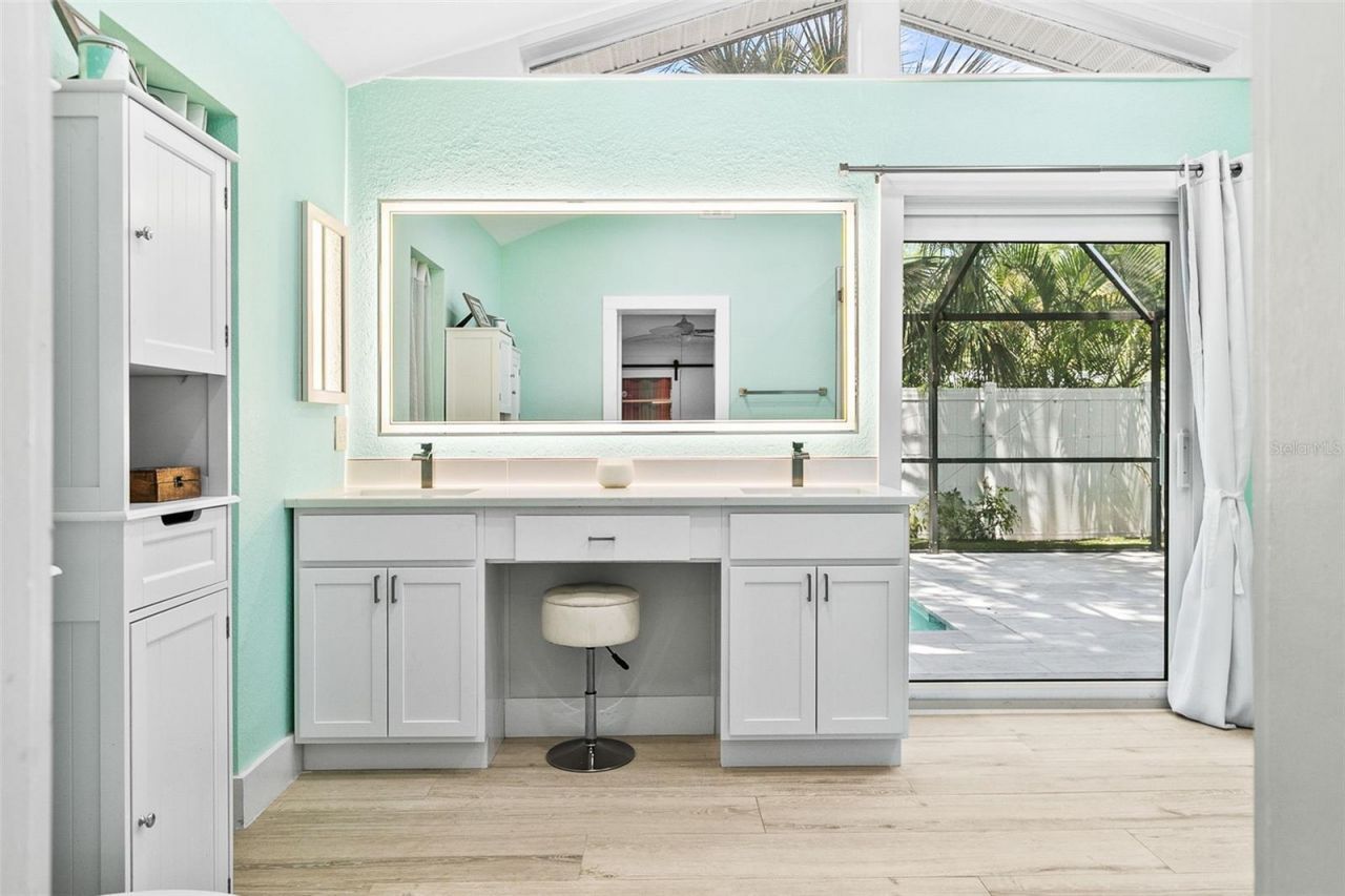 2215 Hibiscus Street, Sarasota, FL 34239 Photo