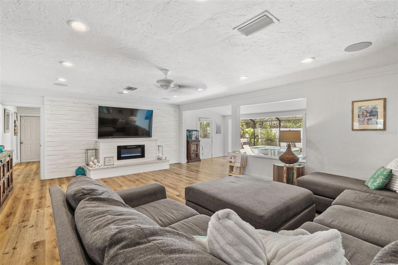 2215 Hibiscus Street, Sarasota, FL 34239 Photo