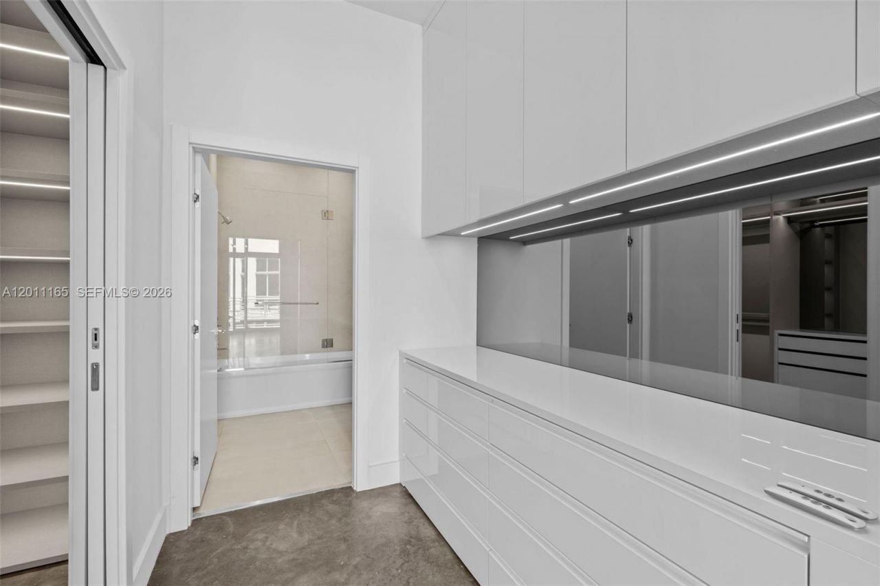 2001 Meridian Ave, Unit PH-17, Miami Beach, FL 33139 Photo