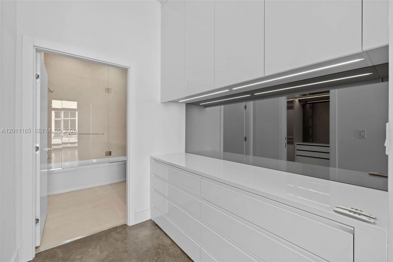2001 Meridian Ave, Unit PH-17, Miami Beach, FL 33139 Photo