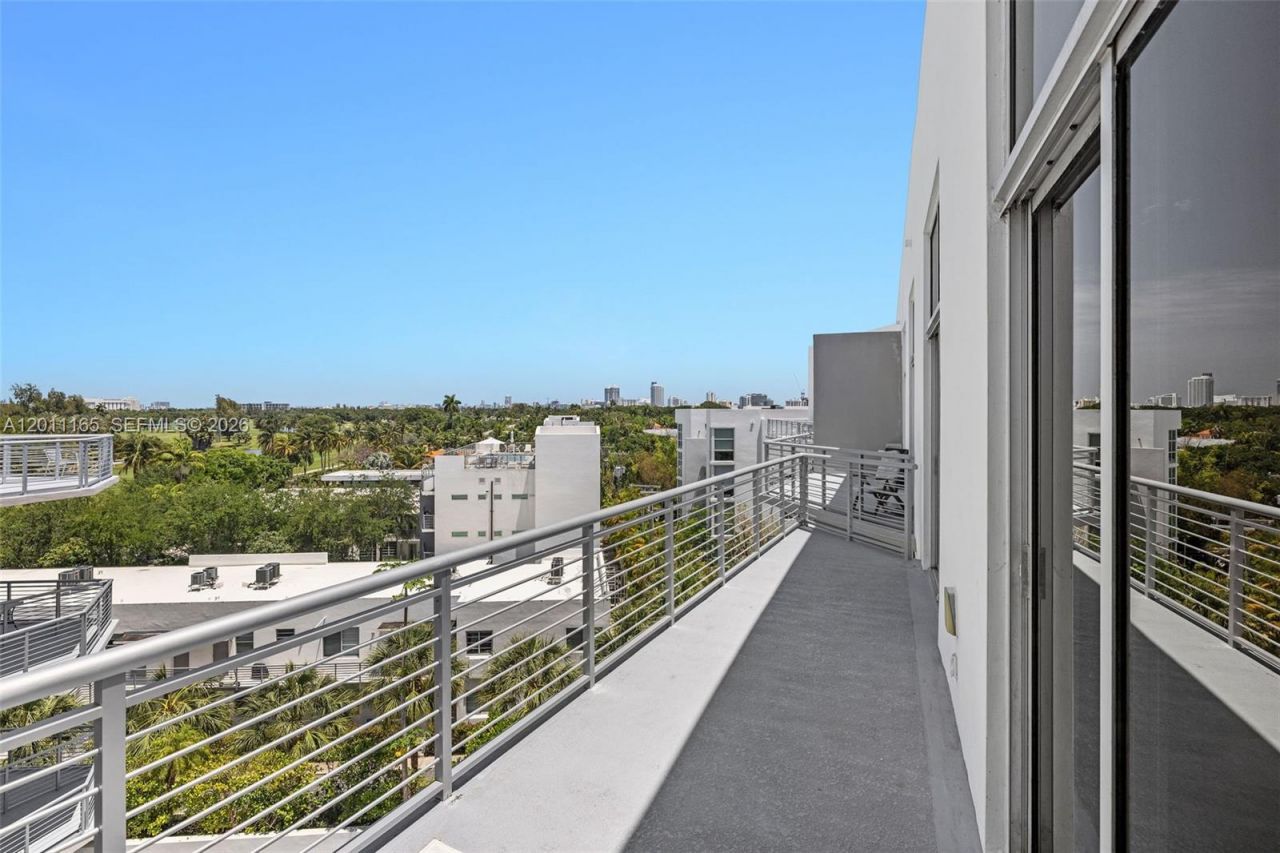 2001 Meridian Ave, Unit PH-17, Miami Beach, FL 33139 Photo