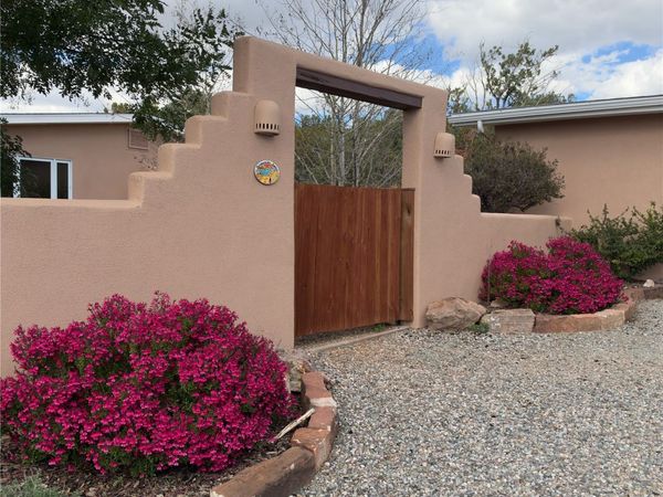 4 Camino Cielo Azul, Santa Fe, NM 87508