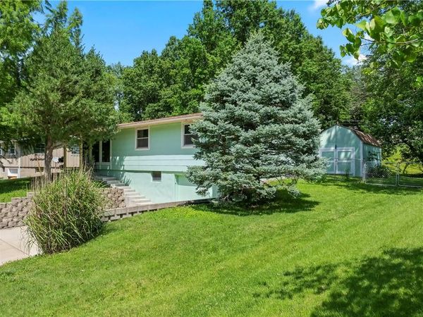 5903 N Garfield Avenue, Gladstone, MO 64118