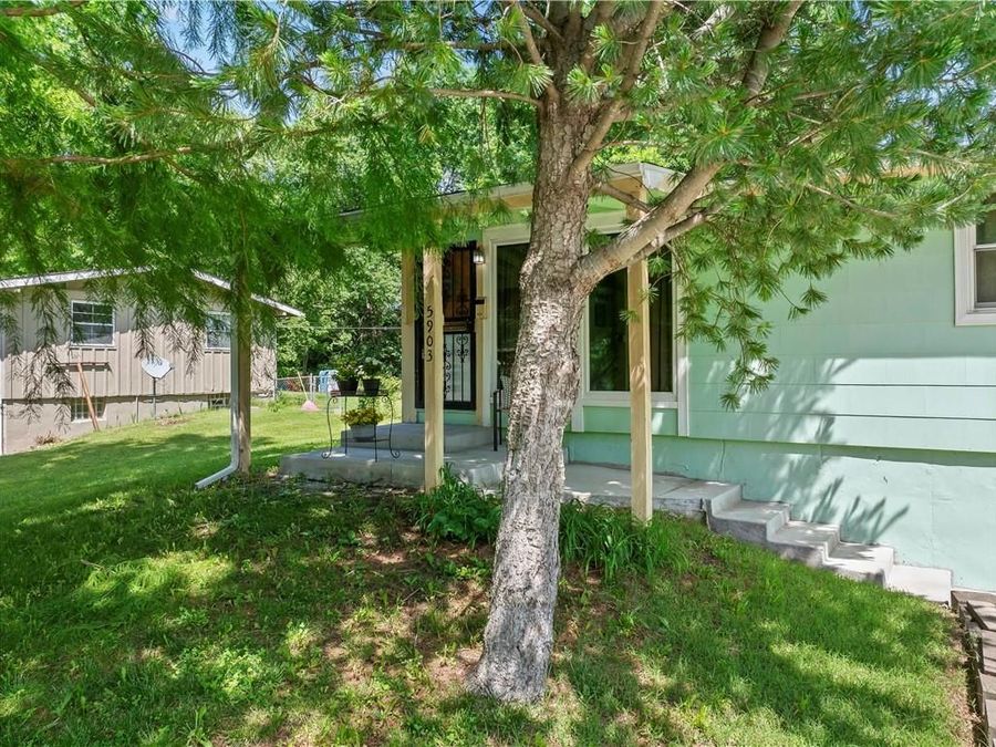 Property Image 4