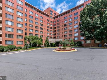 1121 ARLINGTON BOULEVARD , Unit 811, ARLINGTON, VA 22209
