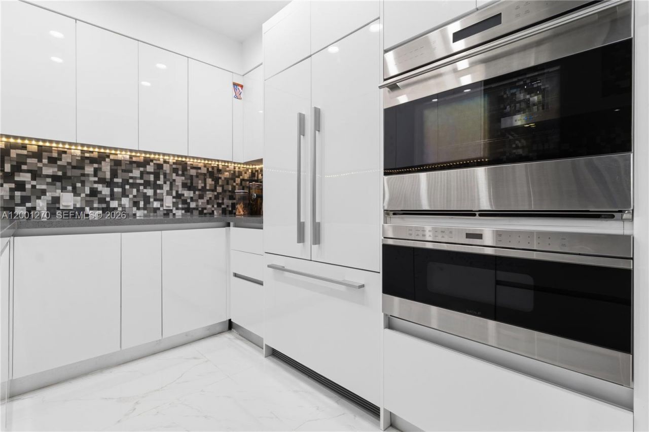 20301 W Country Club Dr, Unit PH24, Aventura, FL 33180 Photo