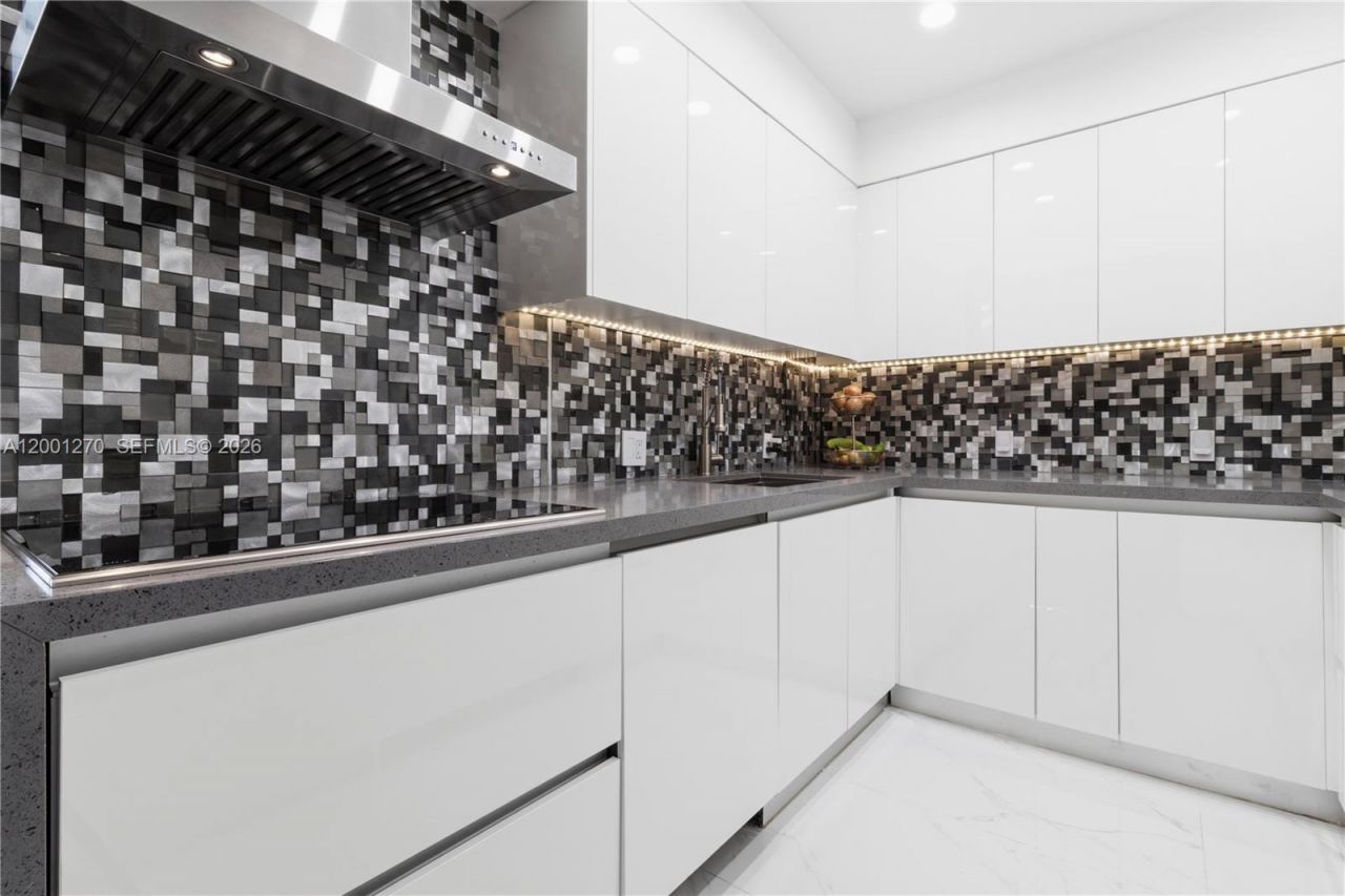 20301 W Country Club Dr, Unit PH24, Aventura, FL 33180 Photo