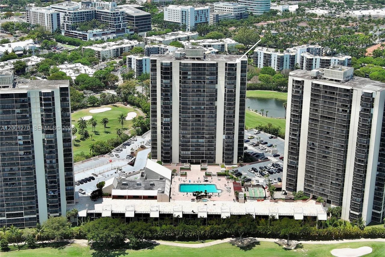 20301 W Country Club Dr, Unit PH24, Aventura, FL 33180 Photo