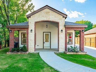 3015 Elinor Street, Fort Worth, TX 76111