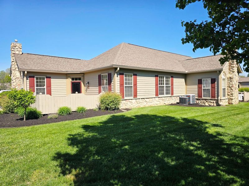 2161 William T Circle, Lancaster, OH 43130 Photo 2