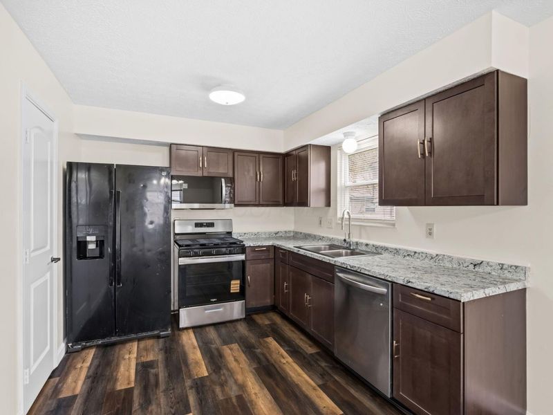4848 Duke Philip Drive, Unit 25B, Hilliard, OH 43026 Photo 9