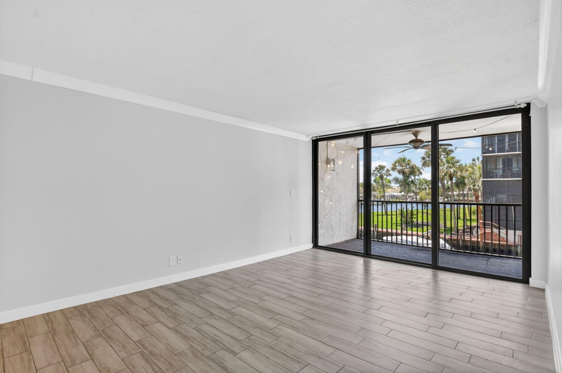8 Royal Palm Way, Unit 203, Boca Raton, FL 33432 Photo