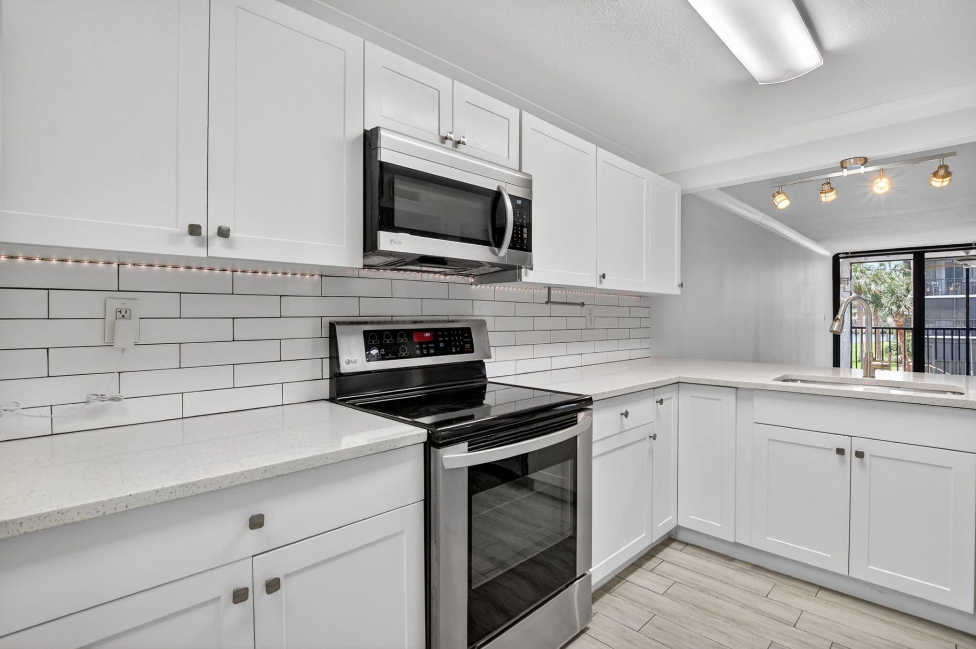 8 Royal Palm Way, Unit 203, Boca Raton, FL 33432 Photo