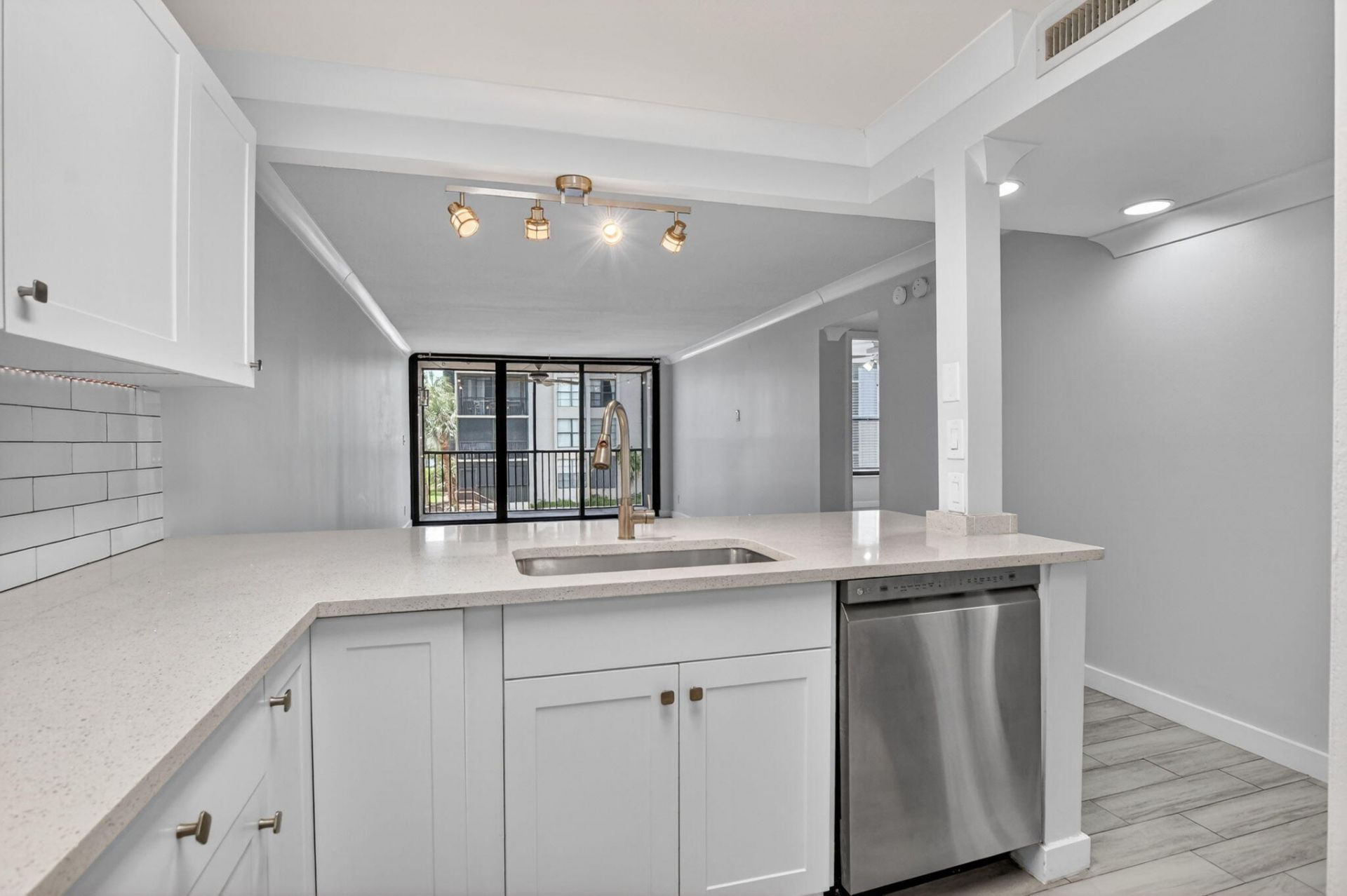 8 Royal Palm Way, Unit 203, Boca Raton, FL 33432 Photo