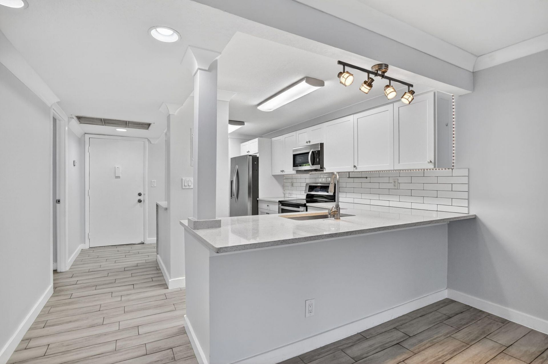 8 Royal Palm Way, Unit 203, Boca Raton, FL 33432 Photo