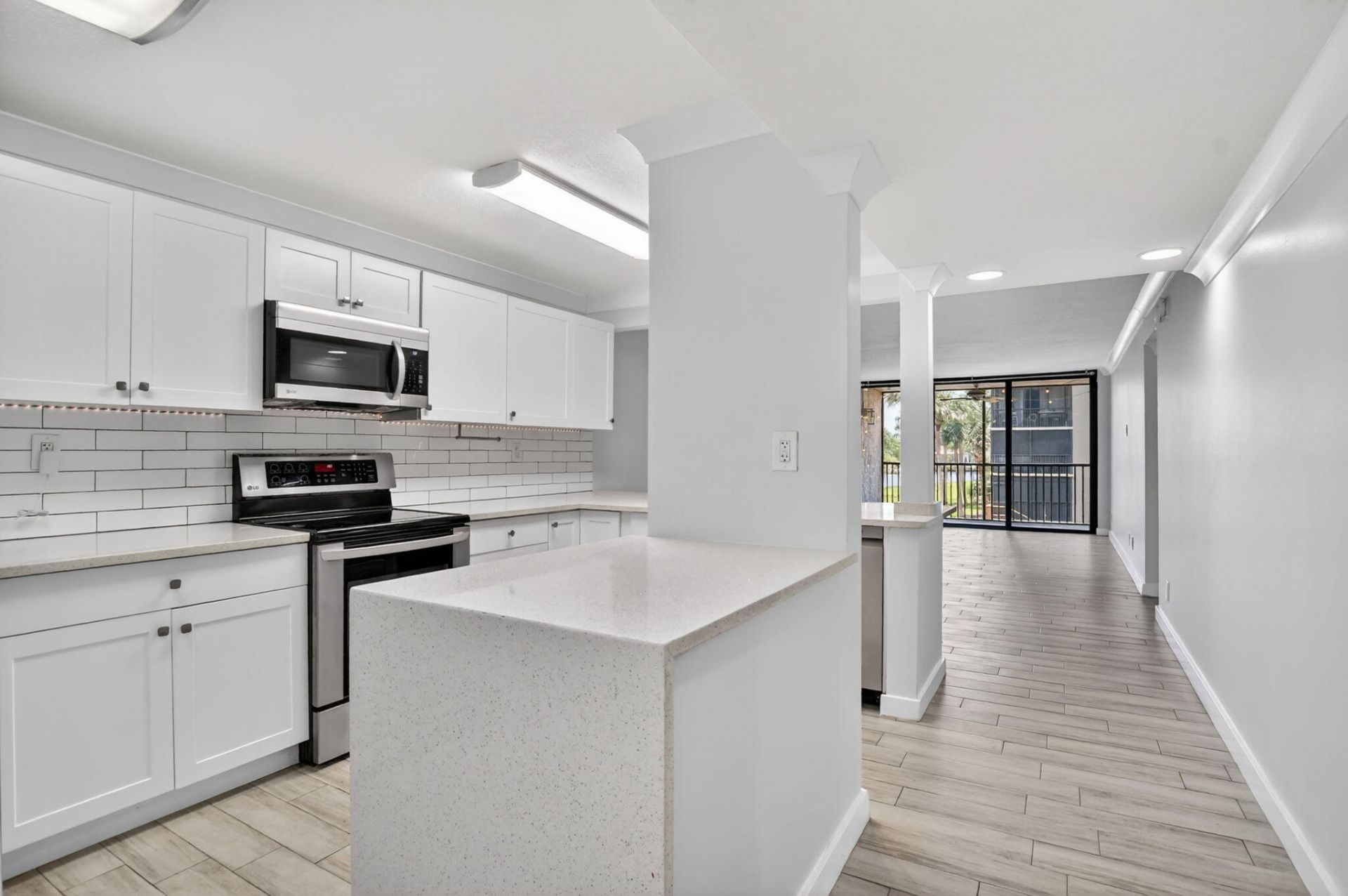 8 Royal Palm Way, Unit 203, Boca Raton, FL 33432 Photo