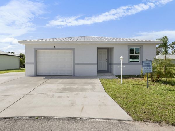 2 Las Casitas Court, Fort Pierce, FL 34951
