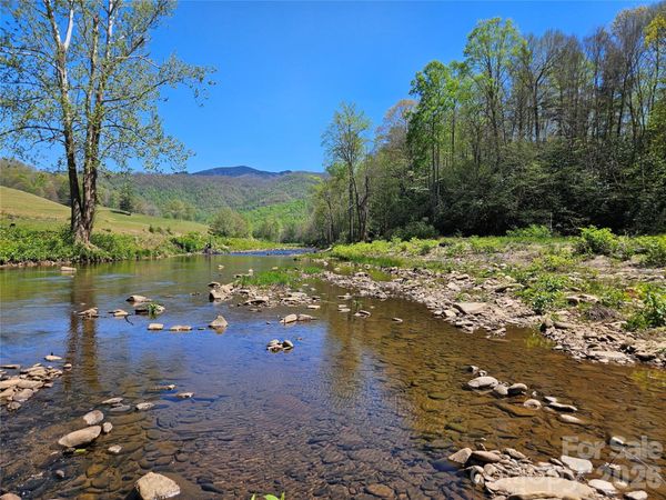 465 Paradise Lane , Burnsville, NC 28714