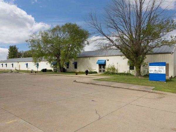 401 W 9th St, Tipton, IA 52772