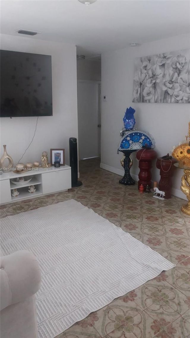 214 NW 49th Ave , Unit Front, Miami, FL 33126 Photo
