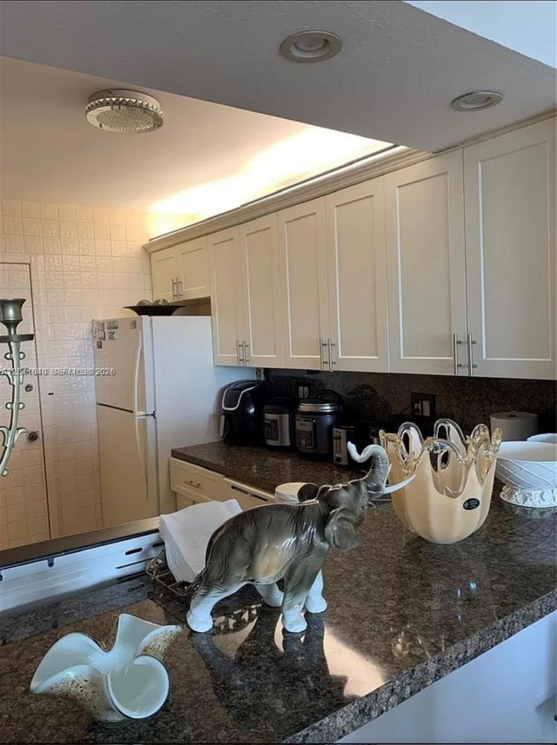 3140 S Ocean Dr , Unit 2303, Hallandale Beach, FL 33009 Photo