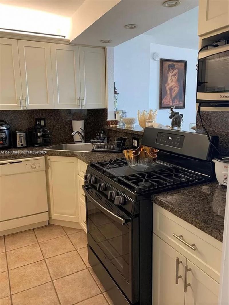 3140 S Ocean Dr , Unit 2303, Hallandale Beach, FL 33009 Photo