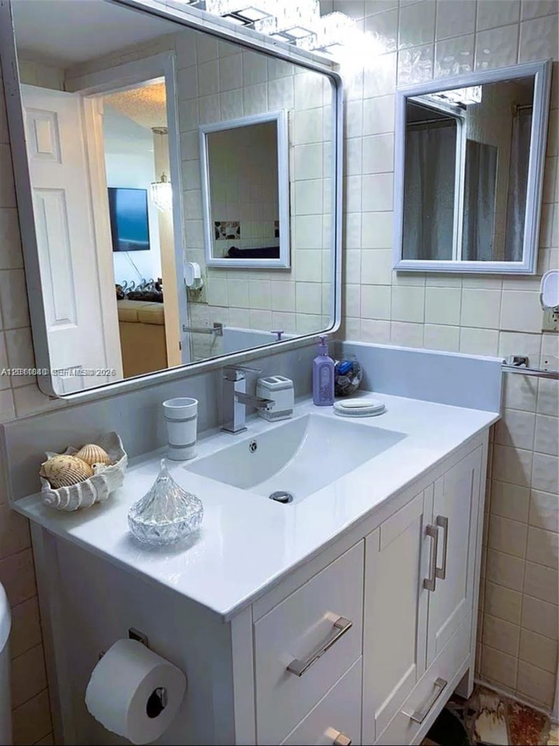 3140 S Ocean Dr , Unit 2303, Hallandale Beach, FL 33009 Photo