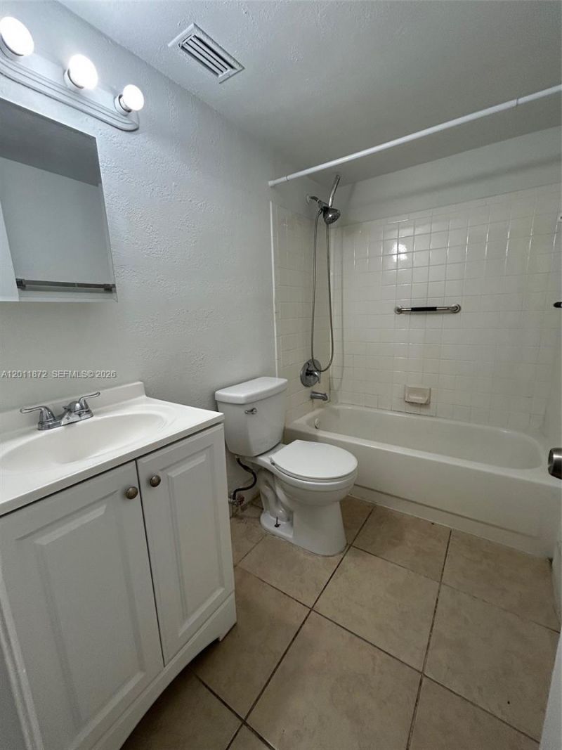 19825 SW 114th Ave, Unit 124-5, Miami, FL 33157 Photo