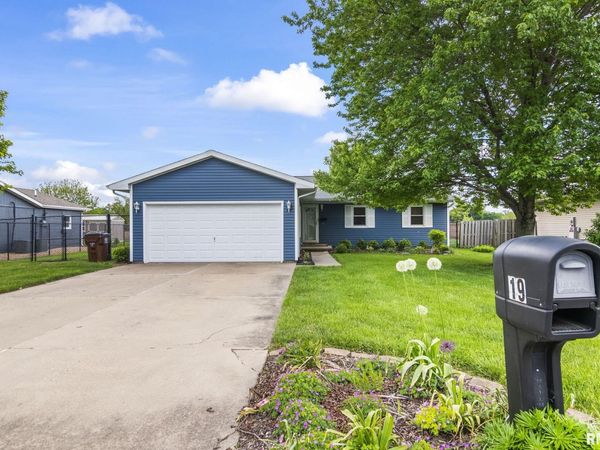 19 Conestoga Drive, Auburn, IL 62615