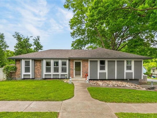 1524 Oxford Court, Liberty, MO 64068