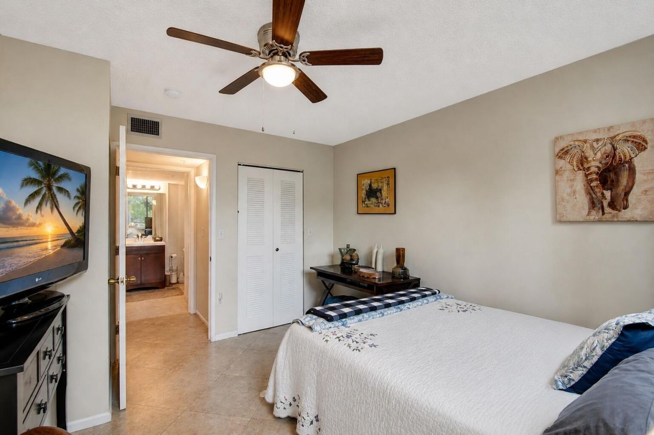 1000 Scotia Drive, Unit 204, Hypoluxo, FL 33462 Photo