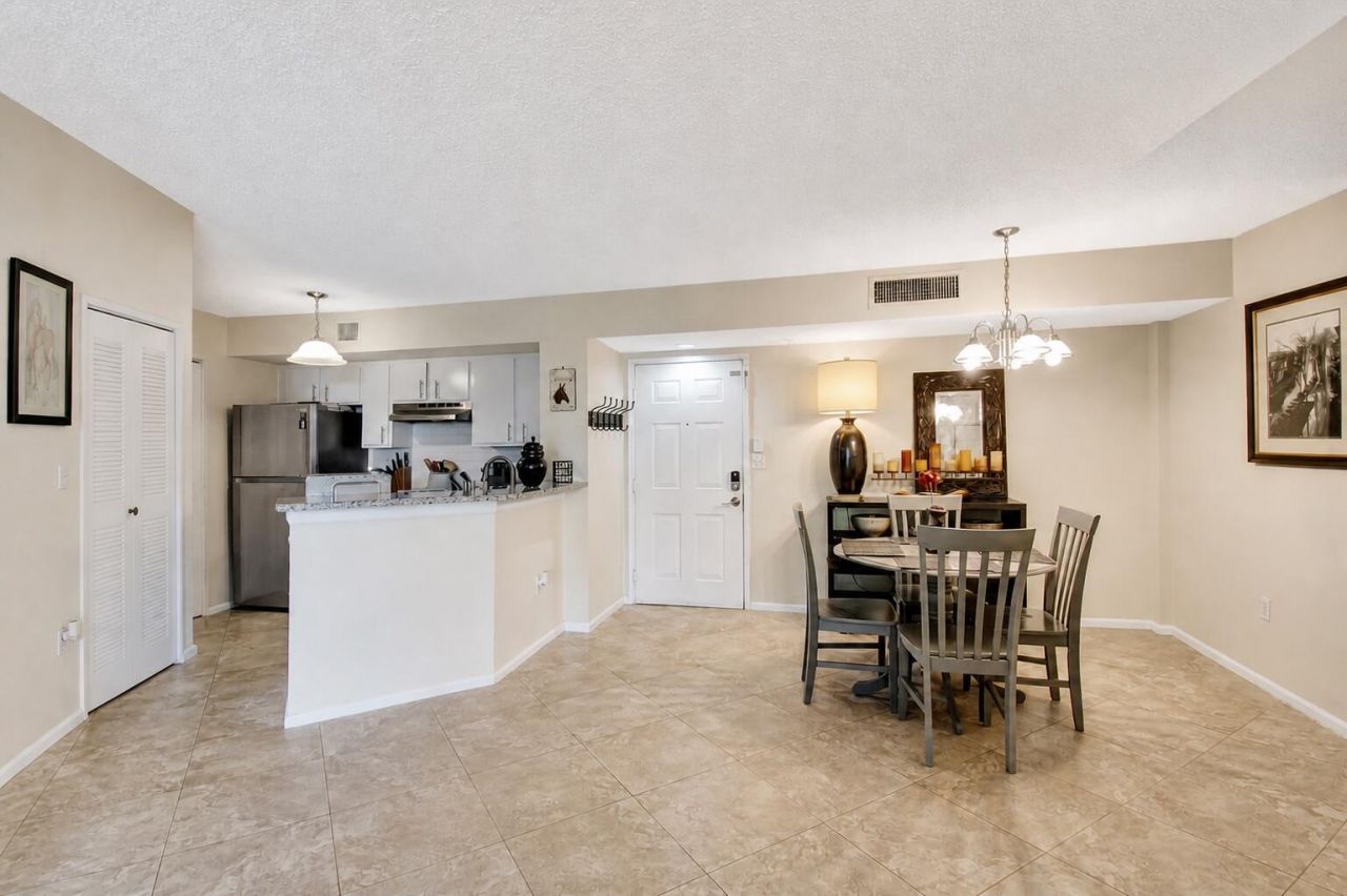 1000 Scotia Drive, Unit 204, Hypoluxo, FL 33462 Photo