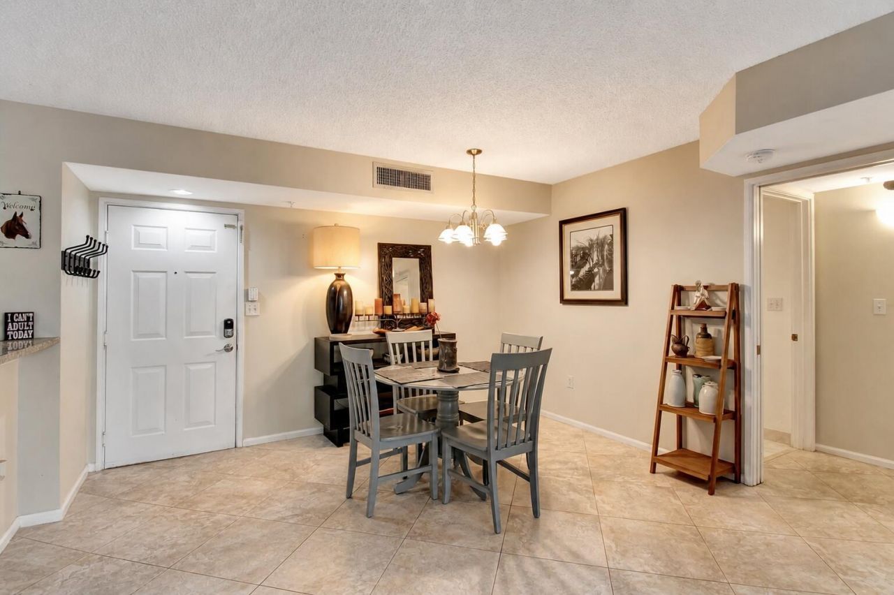 1000 Scotia Drive, Unit 204, Hypoluxo, FL 33462 Photo