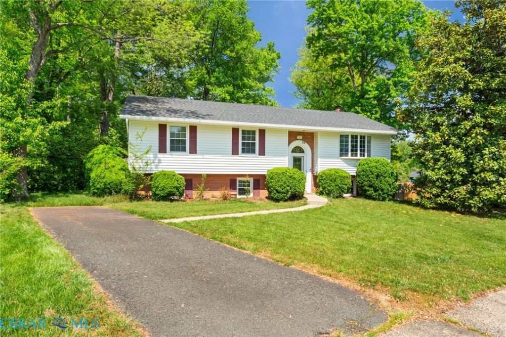 8502 Woodbine Lane, Annandale, VA 22003 Main Photo