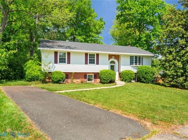 8502 WOODBINE Lane, Annandale, VA 22003