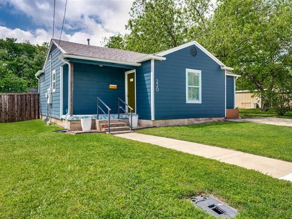 220 W College Street, Lewisville, TX 75057
