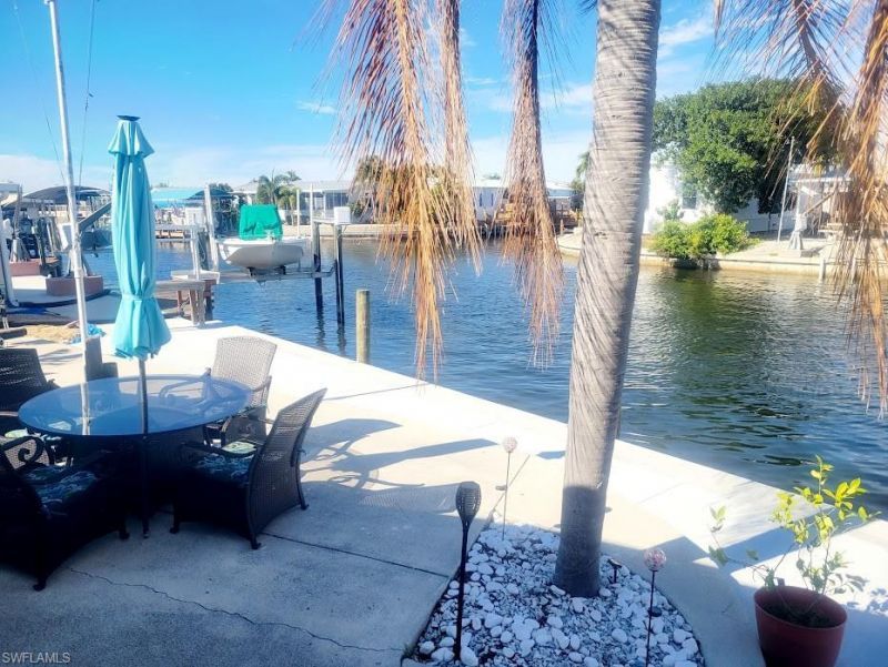 3814 Dewberry Ln , Saint James City, FL 33956 Photo
