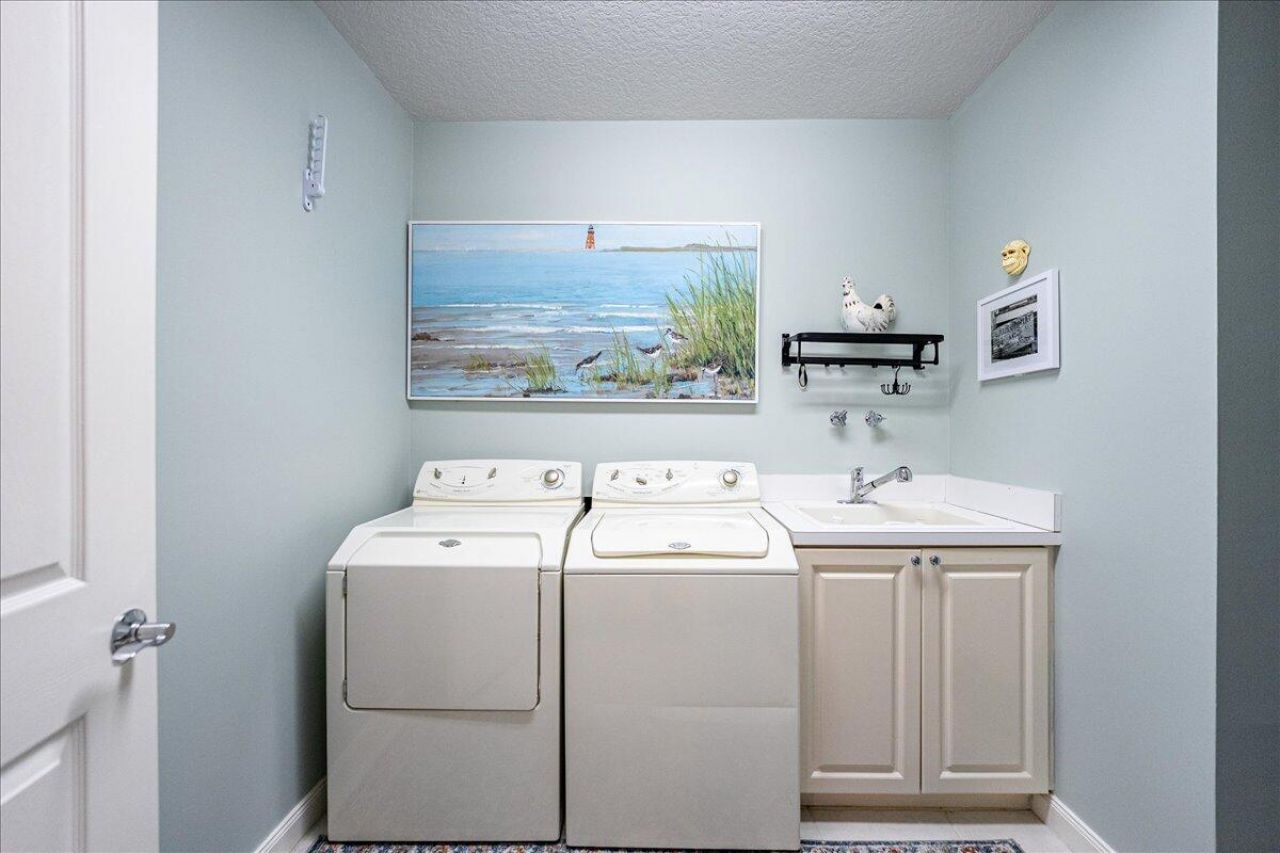 18 W Harbour Isle Drive W, Unit 102, Fort Pierce, FL 34949 Photo