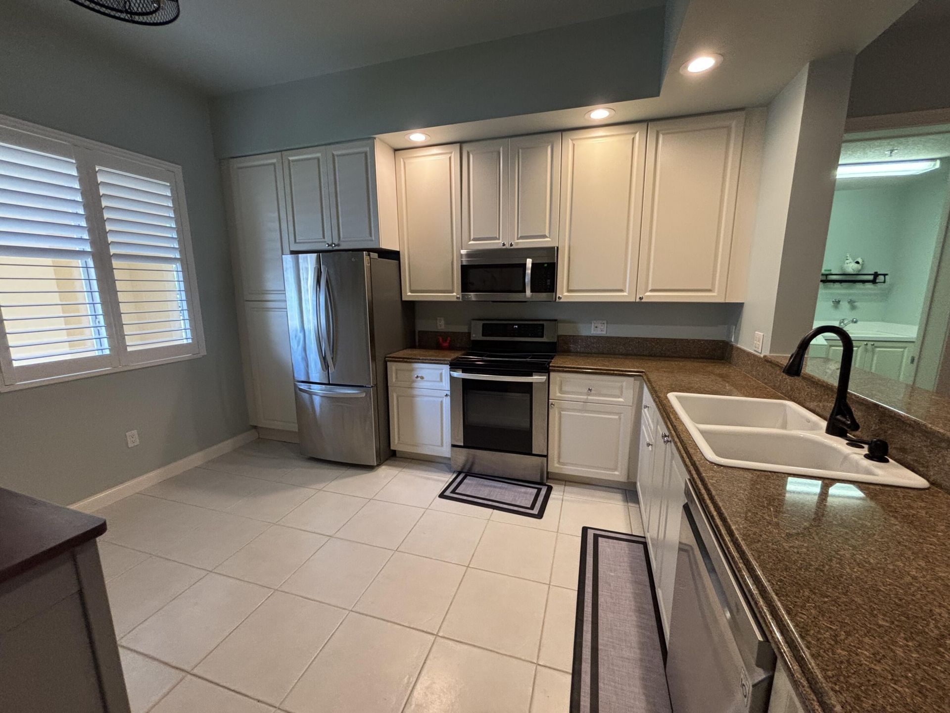 18 W Harbour Isle Drive W, Unit 102, Fort Pierce, FL 34949 Photo