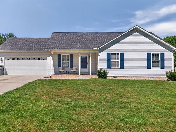 1298 Copperfield Dr, Cookeville, TN 38501
