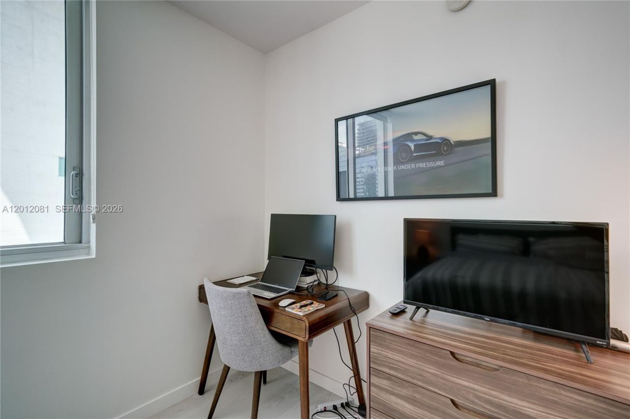 500 Brickell Ave, Unit 3807, Miami, FL 33131 Photo