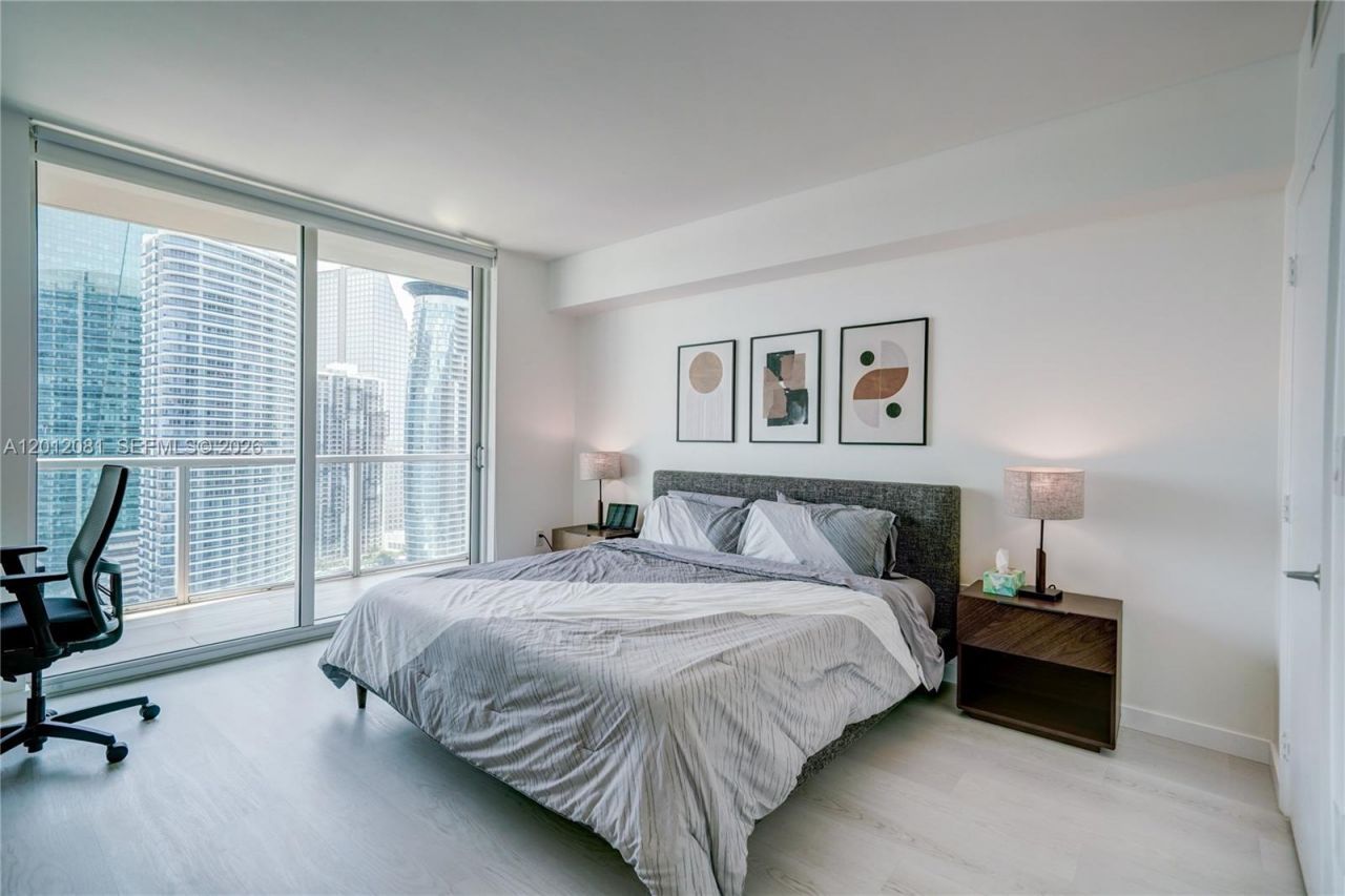 500 Brickell Ave, Unit 3807, Miami, FL 33131 Photo