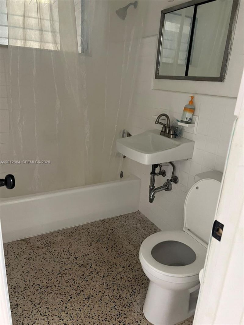 472 NW 51st Ave , Unit na, Miami, FL 33126 Photo