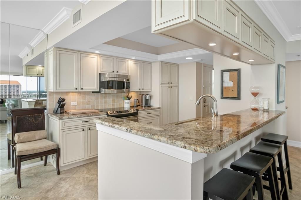 5550 Heron Point Dr, Unit 1804, Naples, FL 34108 Photo